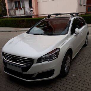 Bagażnik CRUZ Airo Black do Peugeot 508 z relingiem zintegrowanym (szklany dach) 2011->2018