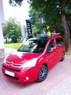 Bagażnik do Citroen Berlingo II 2008-201788 ALU na relingi EcoBase 135cm